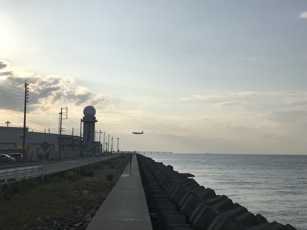 飛行機をチラ見しながら快適ランニング🏃‍♂️の写真4