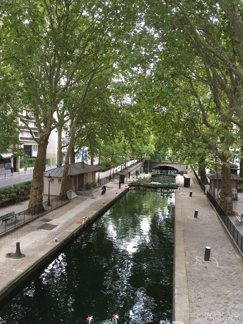 パリの運河と小径ランの写真3