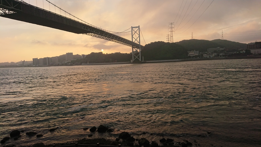下関駅～関門トンネル～門司港駅。明治、大正の情緒ある街並みを走る。の写真13