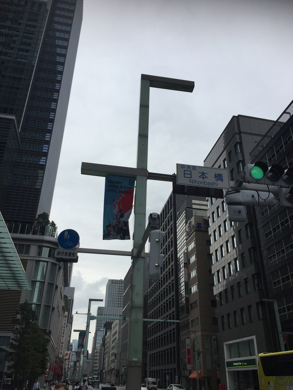 ほぼフラット、皇居が盛り上がります。の写真8