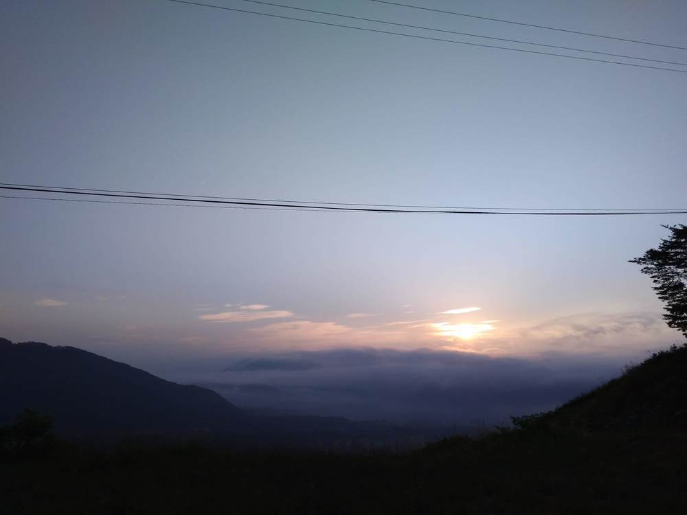 長野県白馬村ジャンプ台近くのスキー場林道を散策の写真4