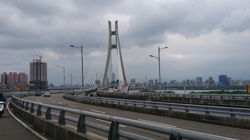 台北市の淡水川沿いに、今回は橋めぐり。の写真6