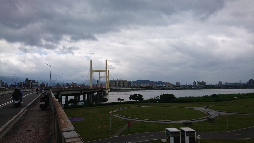 台北市の淡水川沿いに、今回は橋めぐり。の写真7