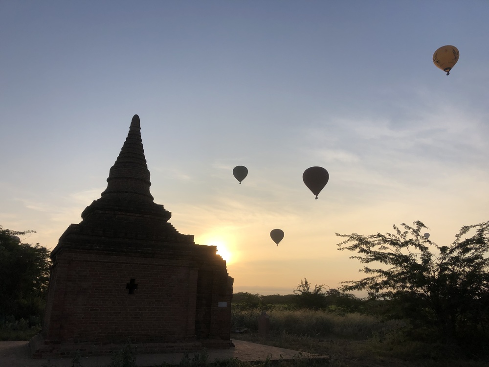 世界遺産になったバガンの早朝ランの写真14