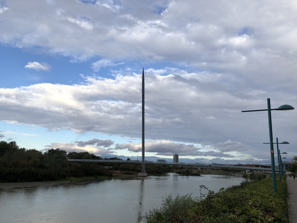 【スペイン】サラゴサの街並みとエブロ川沿いの爽やかランの写真4