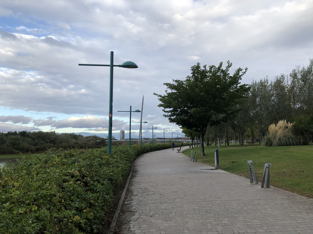 【スペイン】サラゴサの街並みとエブロ川沿いの爽やかランの写真5