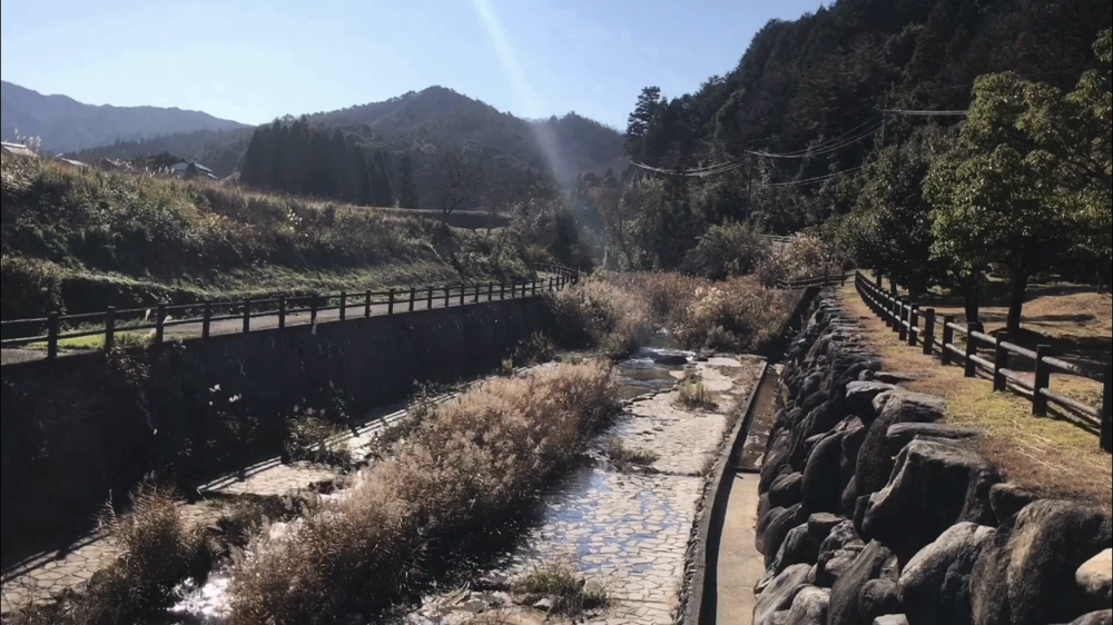 列車が力強く走っていた時に思いを馳せながらの写真4