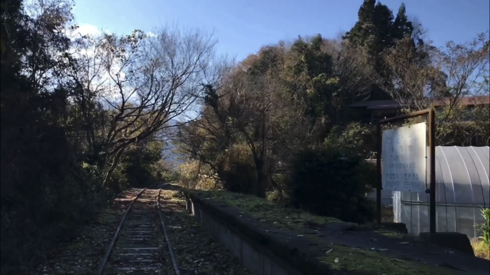 列車が力強く走っていた時に思いを馳せながらの写真13