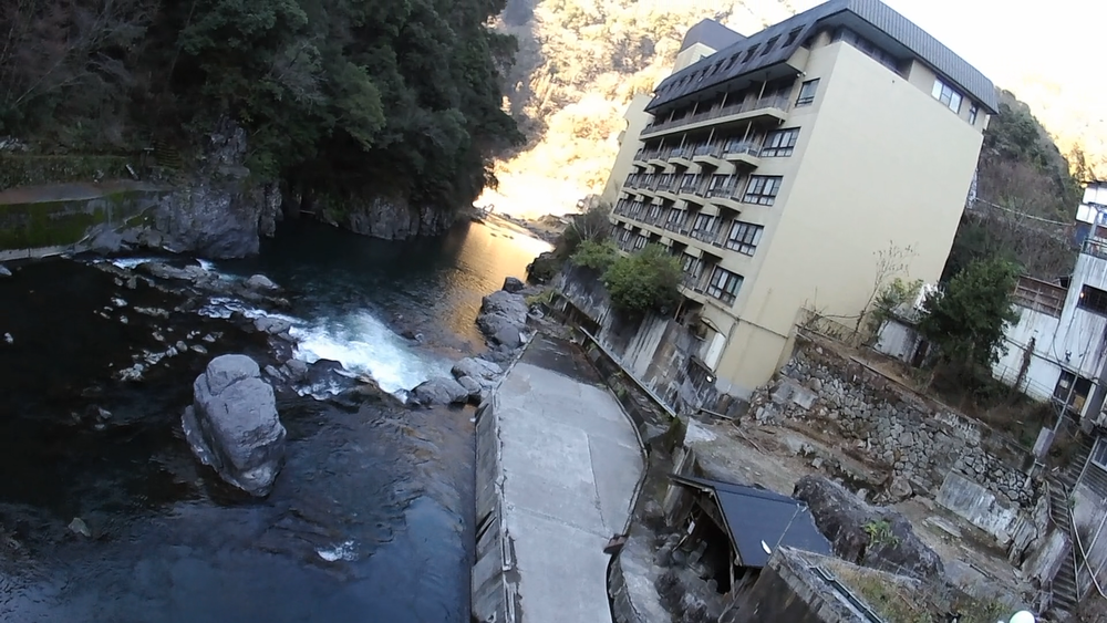 大分県と熊本県を跨ぐ杖立温泉を周遊する１０キロのランニングコースの写真3