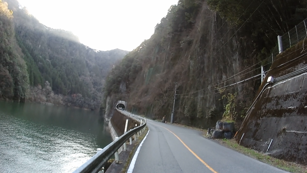 大分県と熊本県を跨ぐ杖立温泉を周遊する１０キロのランニングコースの写真4