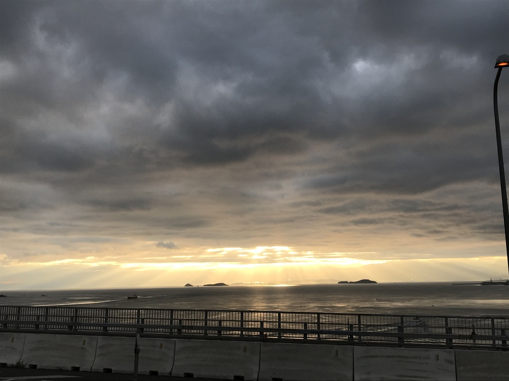 キラキラ輝く海の上を走る！の写真4