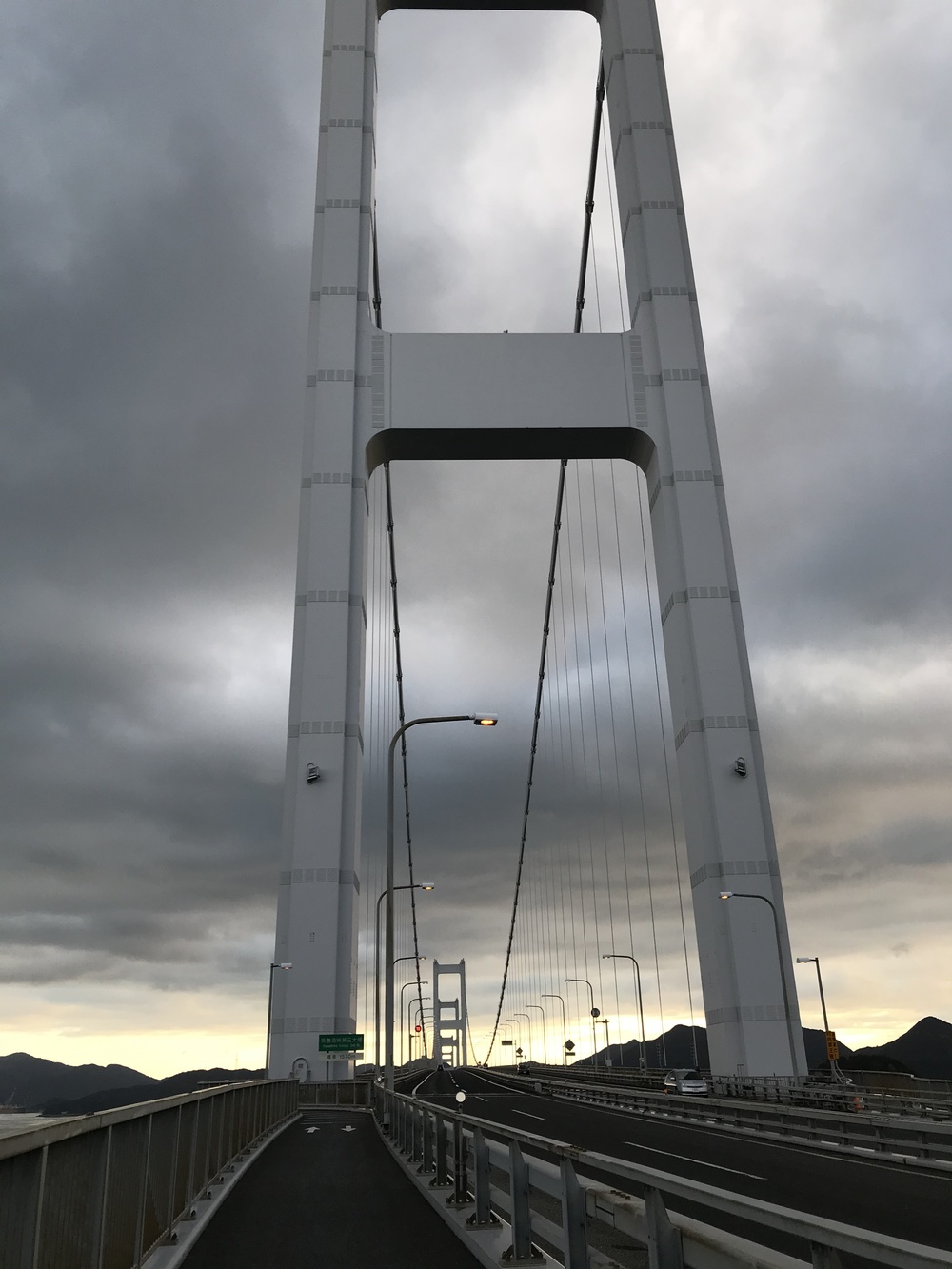 キラキラ輝く海の上を走る！の写真5