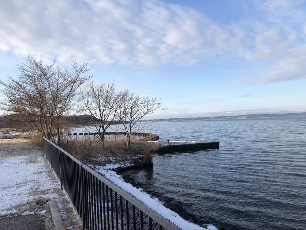 ちょいとひと息RUN。山と月と白鳥と湖たまにオオセッカの写真5